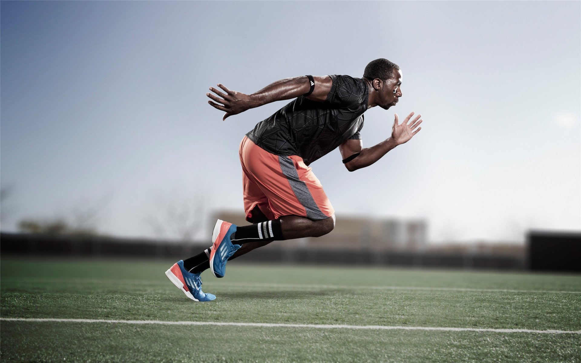 西布朗边路突破有效,铝土矿工力拼保级,西布朗首发