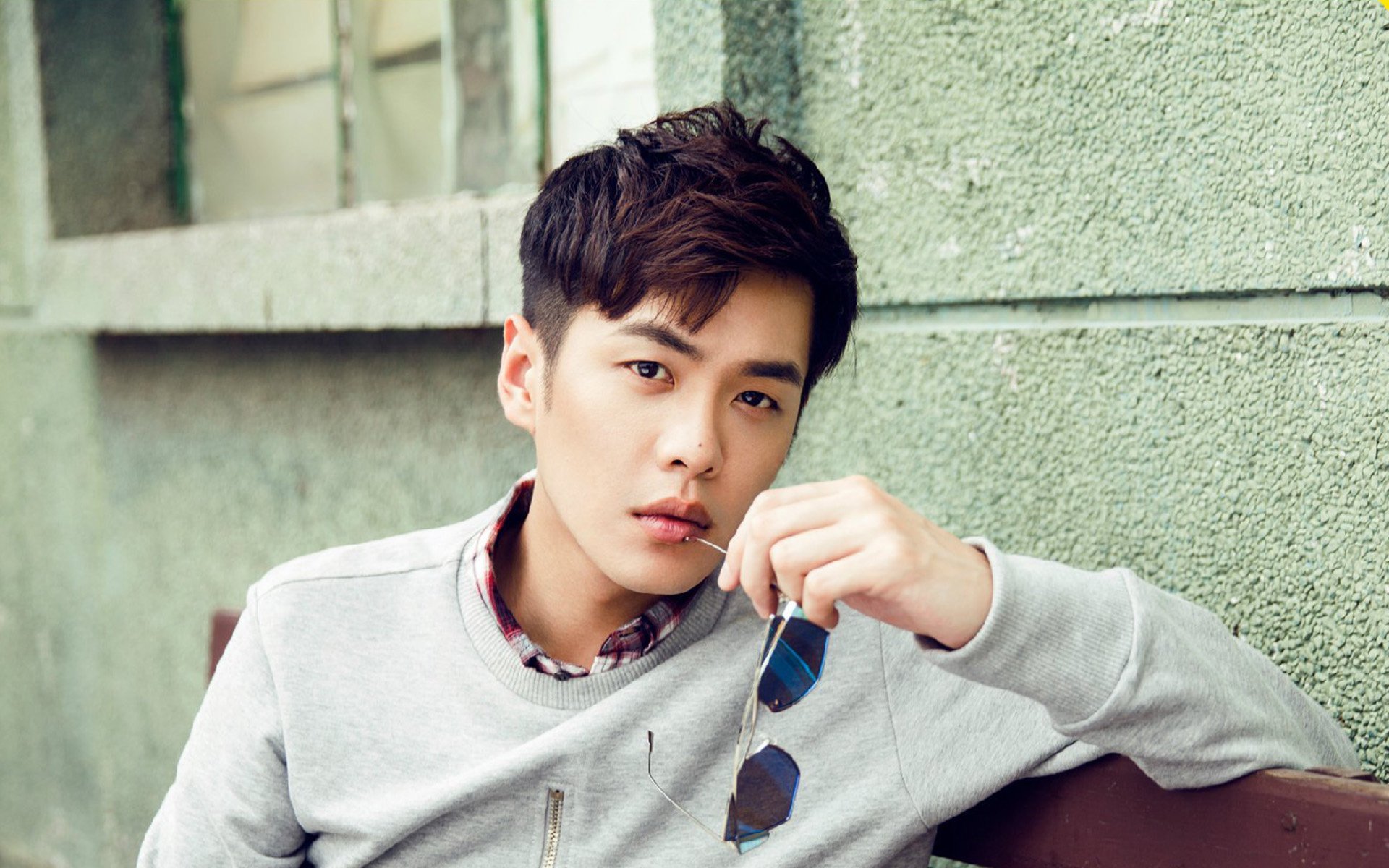 西布朗边路突破有效,铝土矿工力拼保级,西布朗首发