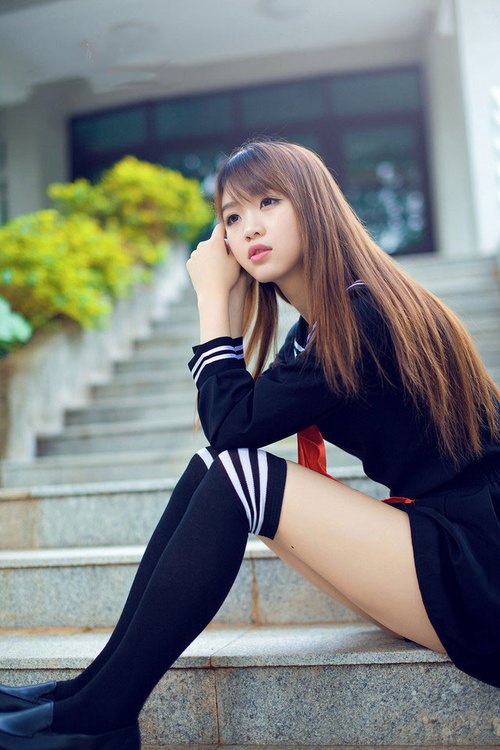 阿曼队取得惊人胜利 喀麦隆遭遇困境,喀麦隆足球巨星